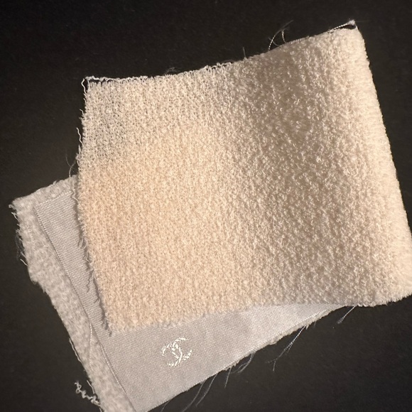 Chanel Cream Bouncle Wool Suit Eu 42 - Picture 9 of 11